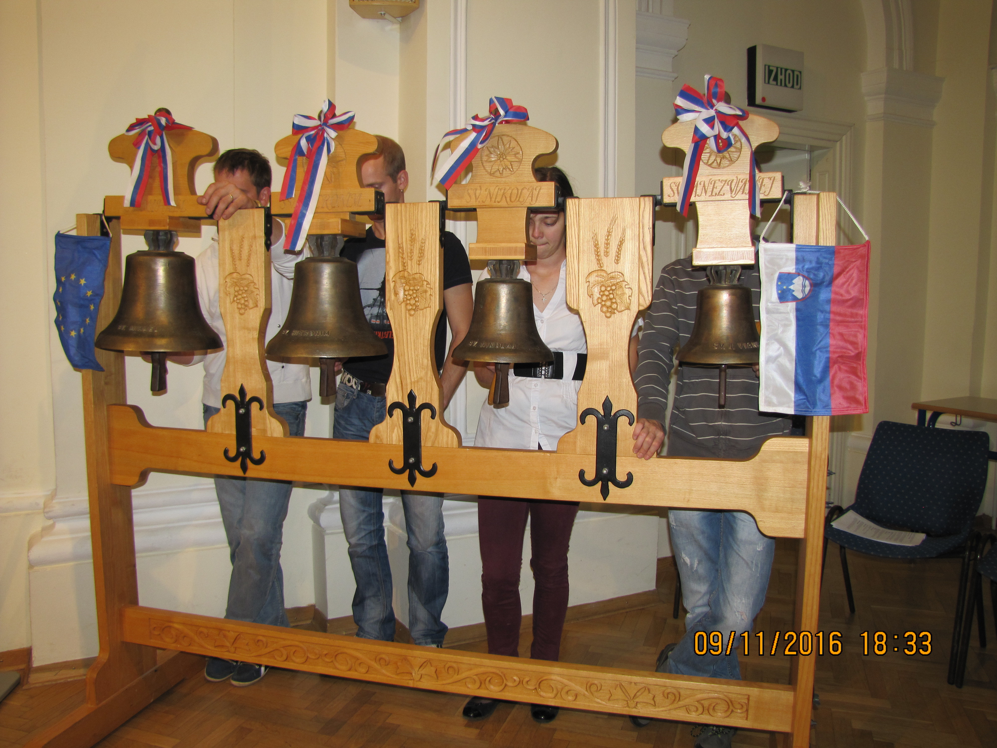 Pritrkovalci v čast novim zvonovom